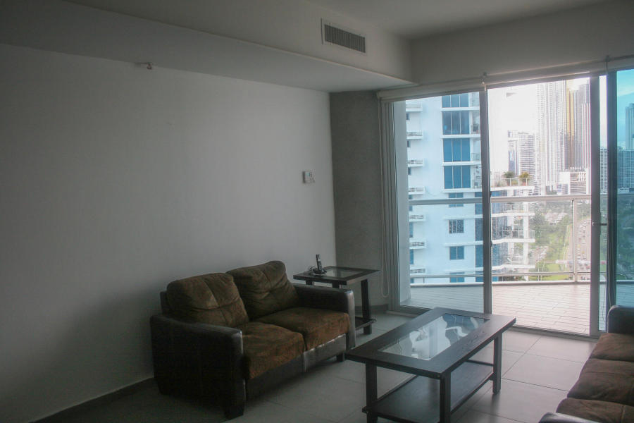 Rentahouse sells 151mts apartment in avenida balboa ais.
