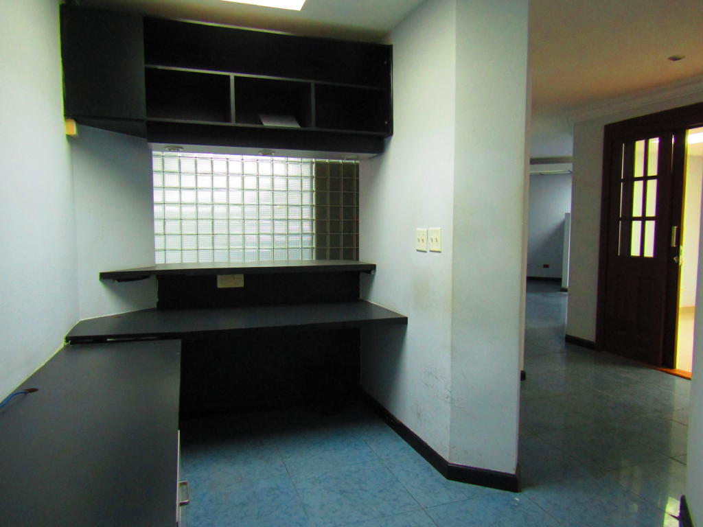 Oficina en alquiler en avenida balboa panama  lha 17-6932