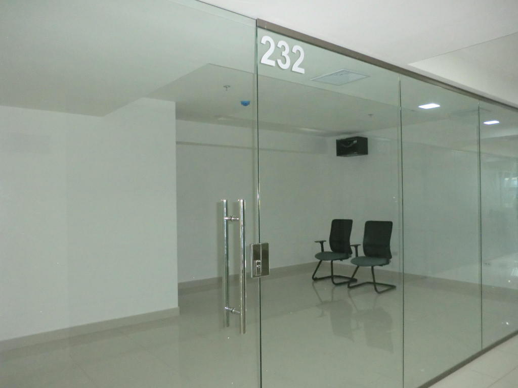 office for rent in avenida balboa mls 18-105 fp
