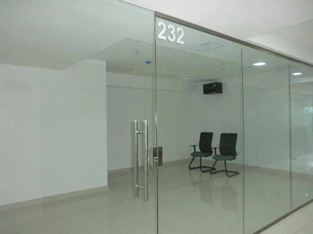 Oficina en alquiler en avenida balboa mls 18-105 fp  — 4