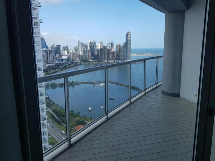 Beautiful apartment for rent avenida balboa, ph yacht club, 147mts ais.