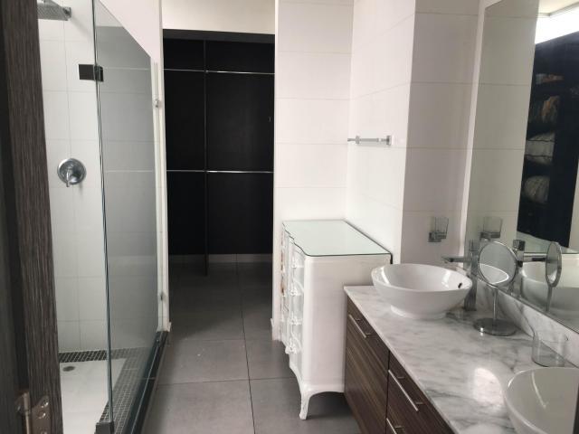 Alquilo apartamento en avenida balboa