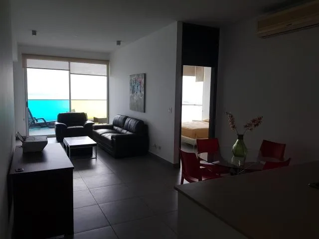 Alquilo apartamento en avenida balboa — 4