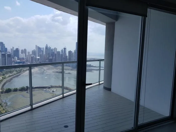 Apartamento en alquiler ph yacht club en avenida balboa,152mts ais.   — 2