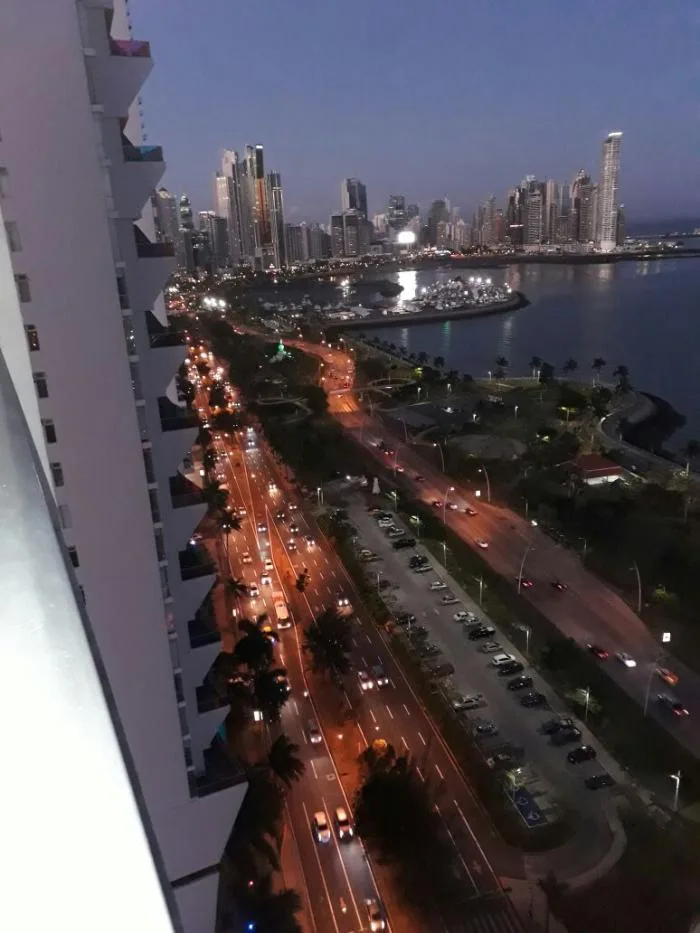 Alquilo en ave balboa apartamento con vista al mar, piso alto — 4