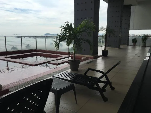 Alquiler de apartamento en avenida balboa,ph element,121mts ais.     — 2
