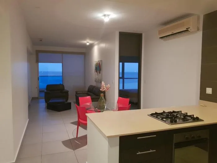 Alquiler de apartamento en avenida balboa,ph element,121mts ais.     — 3