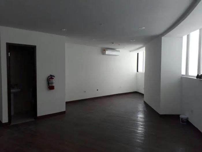 Oficina a estrenar en alquiler avenida balboa,50mts ais.  — 5